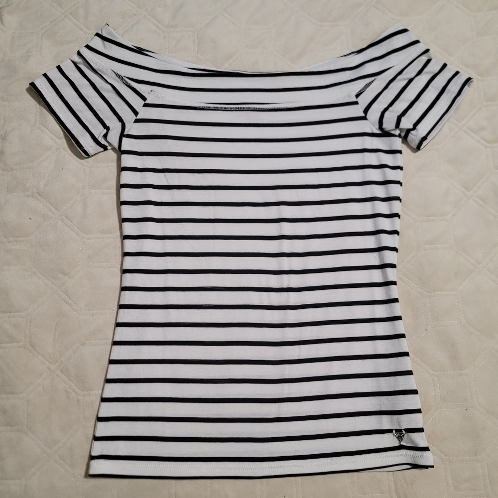 Guess Boat Neck Off The Shoulder Black and White Striped Short Sleeve Top size S